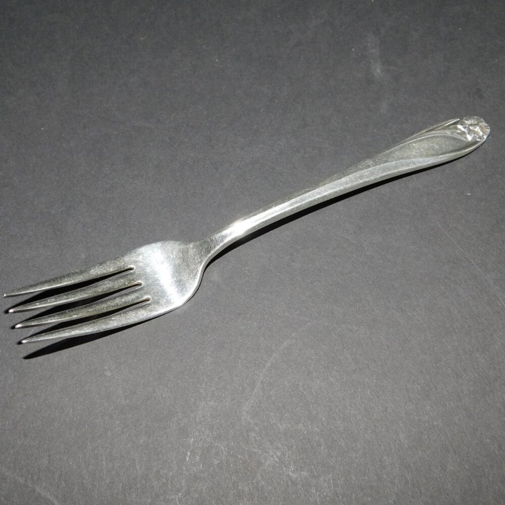 1847 Rogers Bros. Daffodil (1950) fork VGU